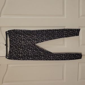 LuLaRoe leggings tall & curvy.  Black and white pattern.  Like New, EUC.